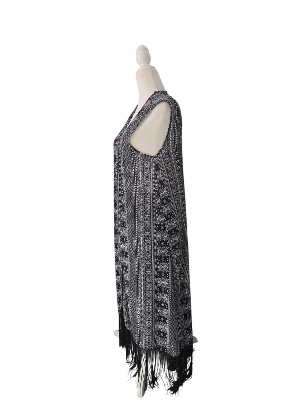 Rue 21 Vest/Kimono with Fringe Black size Medium